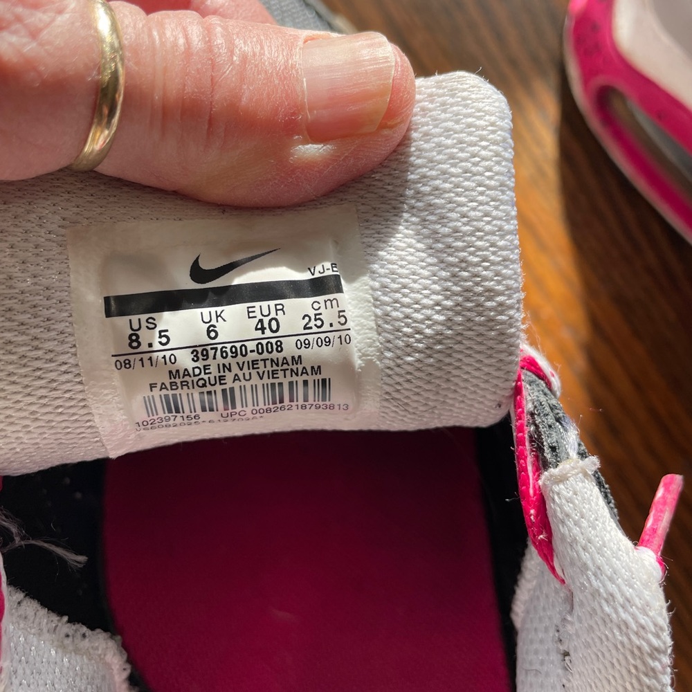 Women’s Air Max Command - image 6